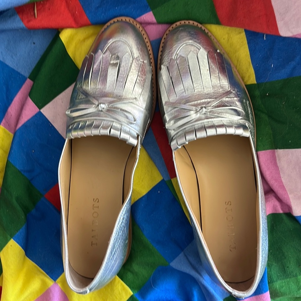 Talbots Silver Metallic Kiltie Loafers 8.5 EUC